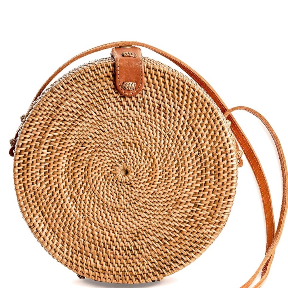NWOT Novum Crafts Round Rattan Woven Bag